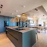 Villa Di *